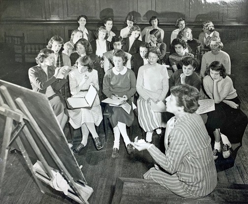 Smith students in Reid Hall's Grande Salle, 1952. Smith Archives