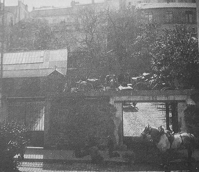 Photo taken from across the rue de la Grande Chaumière showing the back gate and a view of St. Luke's Chapel before the "Annex" was built in 1912 (Crombie 1998, 52). Photo taken from across the rue de la Grande Chaumière showing the back gate and a view of St. Luke's Chapel before the "Annex" was built in 1912 (Crombie 1998, 52).