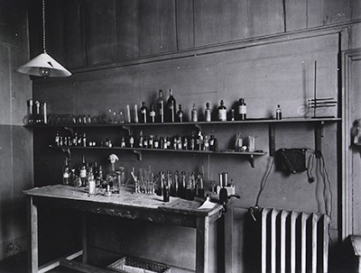 Dispensary, c.1918, image A011454. Digital collections of the US National Library of Medicine.
