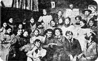Photograph of a life class at the St. Louis Art School, 1896. Pfeifer is below artist Richard E. Miller (man with hat and glasses). "Do You Remember [...]"