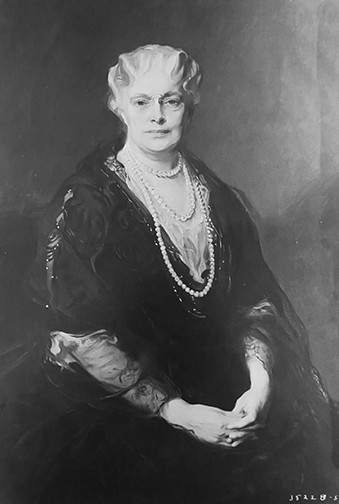 Undated photo of the 1922 portrait of Elisabeth Mills Reid painted by Philip Alexius de László, Reid Hall archives