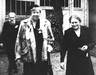 Eleanor Roosevelt and Dorothy Leet leaving Thanksgiving Dinner, 1951. Photograph retrieved from RH archives.