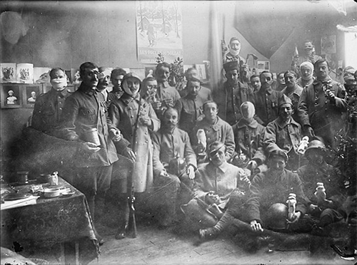 A group of patients of Mrs. Anna Coleman Ladd, at her studio in Paris on Christmas Day. 1918. Photograph. Library of Congress.