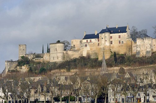 Photo by Franck Badaire of the Chateau of Chinon, July 1, 2010, Fonds documentaire du Conseil Général d’Indre-et-Loire (Wikimedia Commons)