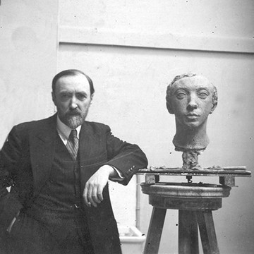 Robert Wlérick with Statue of the sculptor Raymond Corbin. Roudié 14