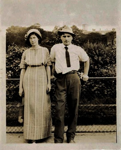 Marguerite Thompson and William Finkelstein in Paris, 1911