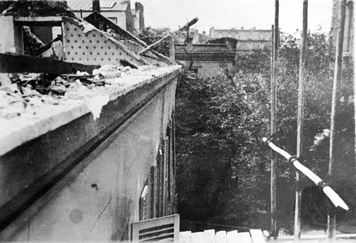 Dormers, left wing of the Chevreuse building. Photograph RH archives.