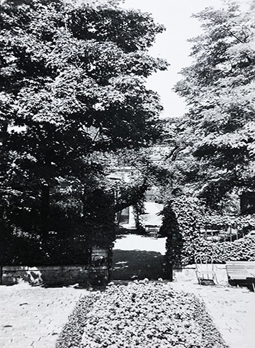 View of Reid Hall’s third garden without the chapel, 1934 (Reid Hall archives) View of Reid Hall’s third garden without the chapel, 1934 (Reid Hall archives)
