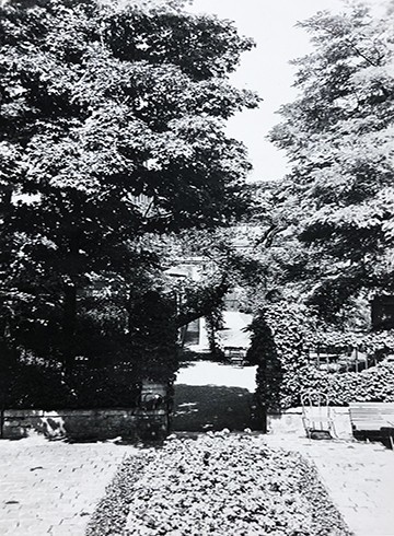 View of Reid Hall’s third garden without the chapel, 1934 (Reid Hall archives)