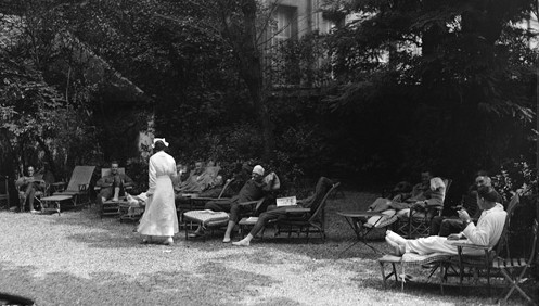 Convalescent American officers in the garden (August 1918), American National Red Cross Photograph Collection