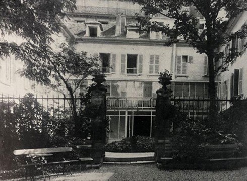 View of Reid Hall from second courtyard, photo, ca. 1923