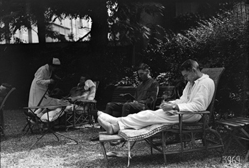 Convalescent American officers in the garden (August 1918), American National Red Cross Photograph Collection 