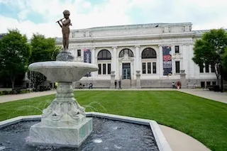 May E.Cook, Munson Memorial Fountain, Columbus Public Library. Wikimedia Commons.