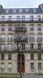 28 Avenue de l'Observatoire, 75014 Paris, in 2024. The very top floor seems to be a recent addition.