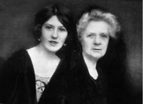 Hope Mirrlees and Jane Harrison (Newnham College Archives, Cambridge University)