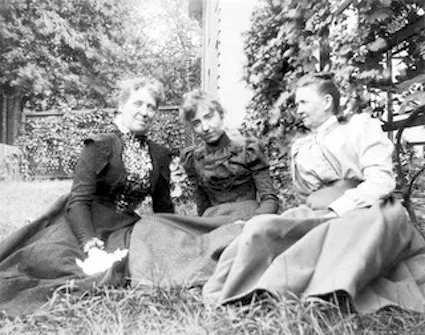 Ethel Mars with her mother and aunt. ca. 1898. National Gallery of Art Library.