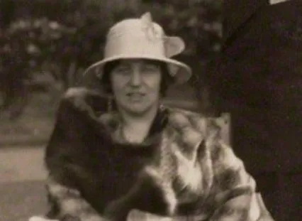 Hope Mirrlees, 1931