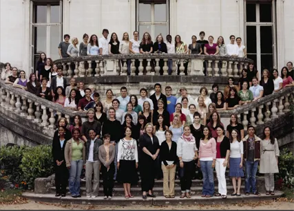 Class photo, Institut de Touraine, 2007-2008 France, Sweet Briar 2007-2008, Alumni Magazine 2017, p. 15