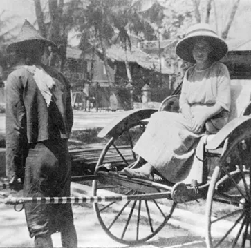 Marguerite Thompson Zorach in a rickshaw, unknown photographer, ca. 1910-1920, Library of Congress. www.loc.gov/item/2007680355/