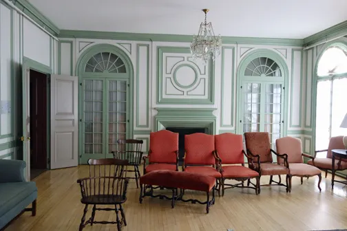 Middlebury College, Château Salon