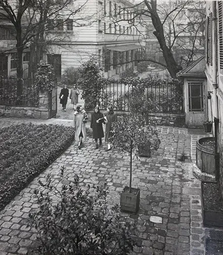Smith Students in Reid Hall Courtyard, 1949